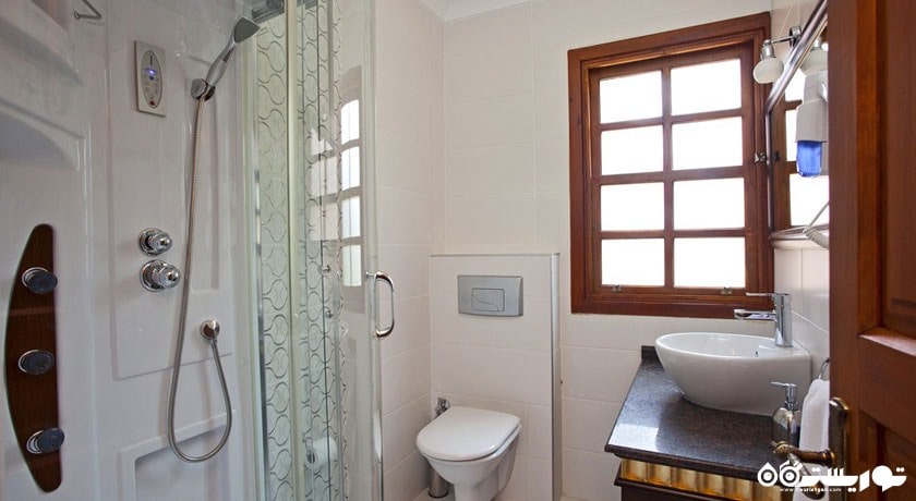 حمام و سرویس بهداشتی اتاق های هتل